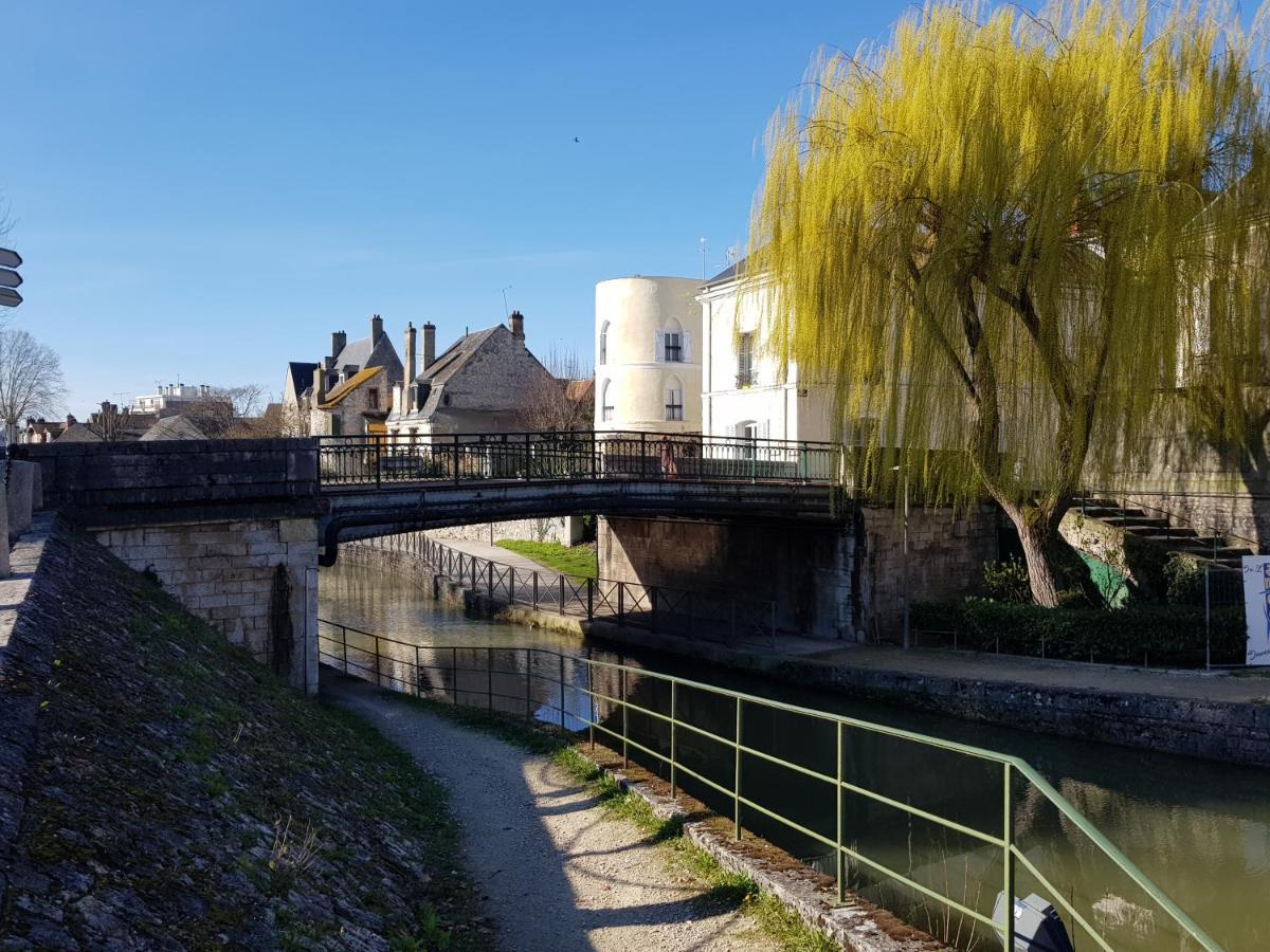 La Maison Virginie: Charming Central Stay with Lake Views Montargis Exterior photo