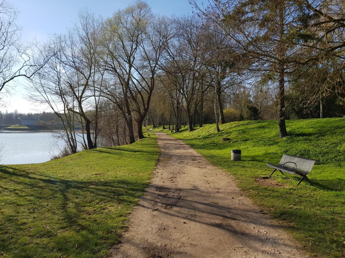 La Maison Virginie: Charming Central Stay with Lake Views Montargis Exterior photo