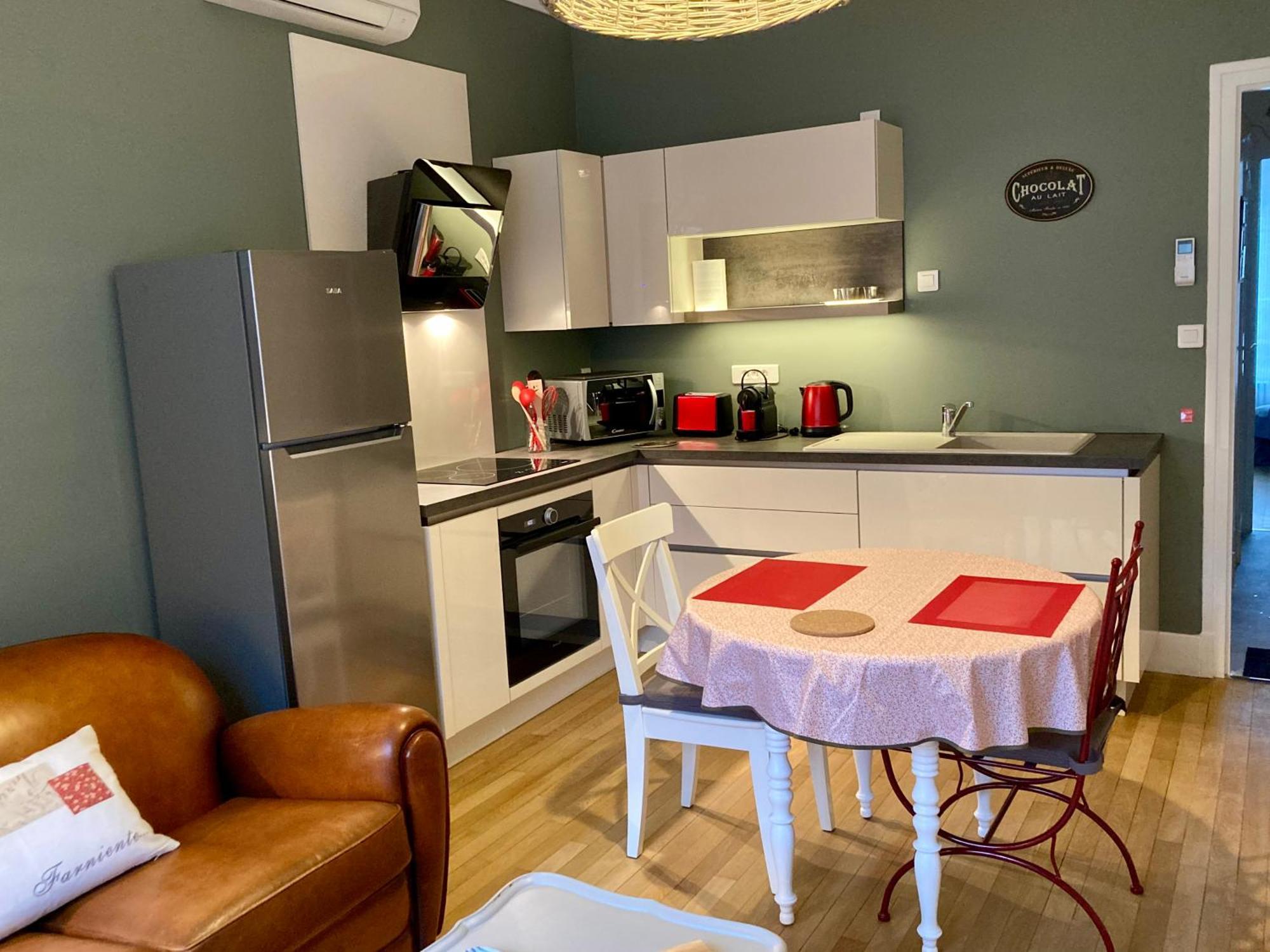 La Maison Virginie: Charming Central Stay with Lake Views Montargis Exterior photo